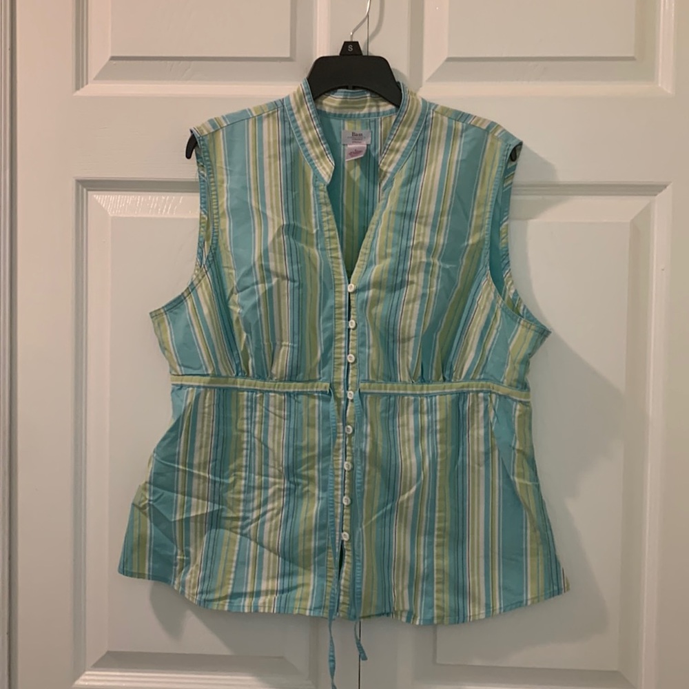 EUC - Bass &CO Women’s sleeveless top Size L